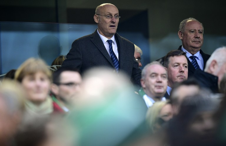 Le président de la FFR, Bernard Laporte, dans les tribunes de l'Aviva Stadium ce samedi (Franck Fife / AFP).