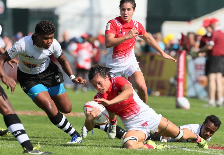 L'ailière de France 7, Camille Grassineau, retrouve le rugby à XV pour le déplacement en Irlande (Karim Sahib / AFP).