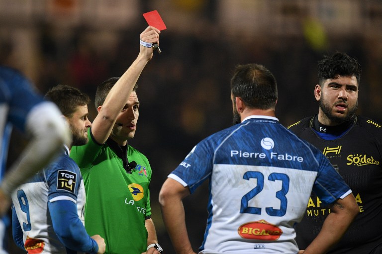 Les arbitres de TOP 14 et PRO D2 vont encore durcir le ton (Xavier Leoty / AFP).