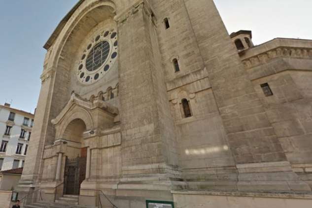 Pédophilie : après le reportage de Cash Investigation, l'Église dit sa "honte"