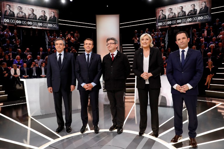 François Fillon, Emmanuel Macron, Jean-Luc Mélenchon, Marine Le Pen et Benoît Hamon (©PATRICK KOVARIK - AFP)