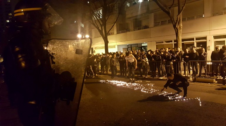 Depuis dimanche, des manifestants se réunissent pour dire leur colère après la mort d'un chinois de 56 ans tué par la police