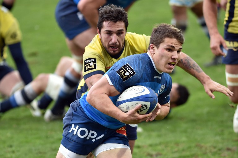 Étincelant avec le CO, Antoine Dupont a enfin sa chance avec les Bleus (Rémy Gabalda / AFP).