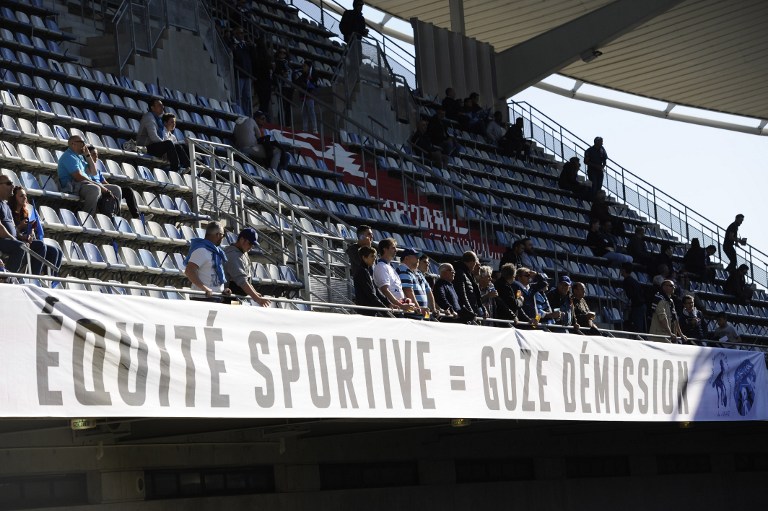 Le public héraultais n'a pas caché son mécontentement après le report du duel face aux Franciliens (Franck Pennant / AFP).