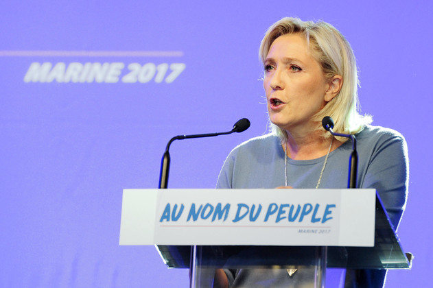 Marine Le Pen, candidate aux élections législatives dans la 11e circonscription du Pas-de-Calais