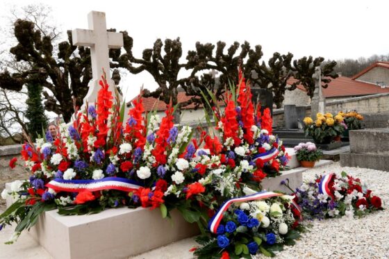 La tombe du général de Gaulle lors du 45e anniversaire de sa mort