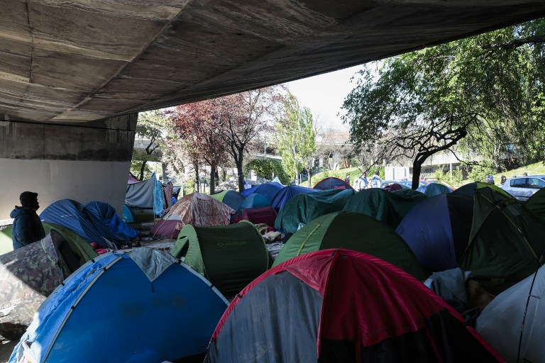 Opération d'évacuation de campements de migrants porte de La Chapelle à Paris