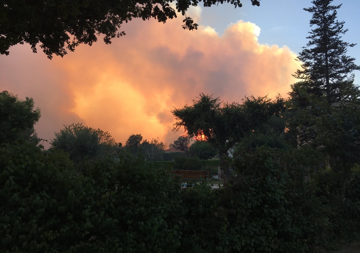 Incendies dans le Sud: 3 hommes présentés à un juge en vue d'une mise en examen 