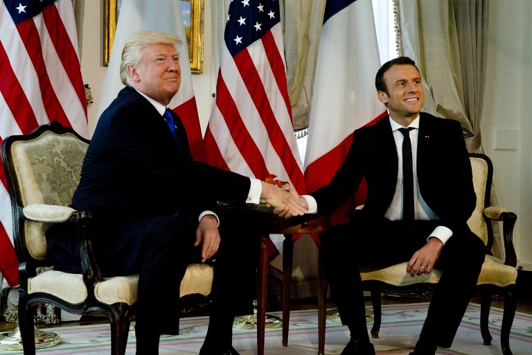 Emmanuel Macron aux côtés de Donald Trump ©PETER DEJONG - POOL - AFP