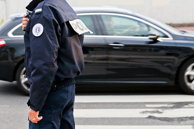 Pyrénées-Orientales : un policier municipal renversé par une voiture, une enquête a été ouverte