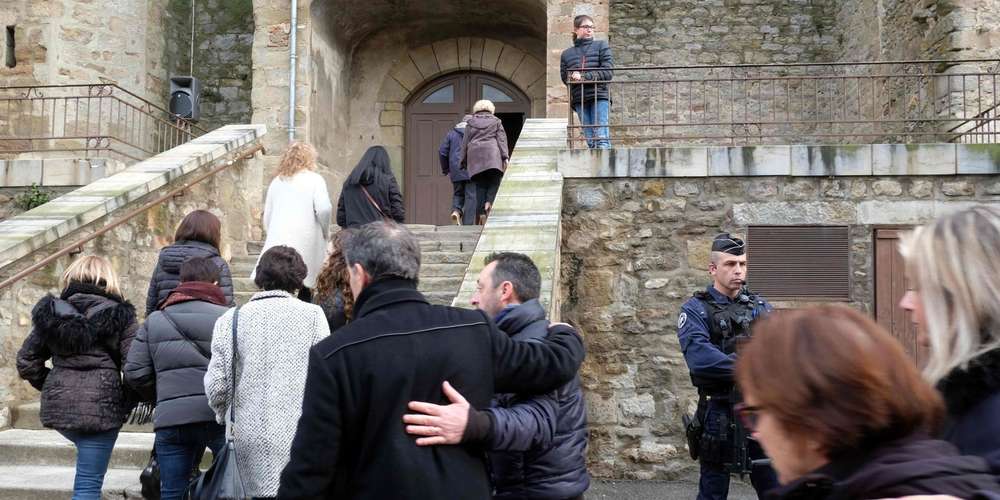 Les familles des victimes sous le choc à Trèbes après l'attaque terroriste