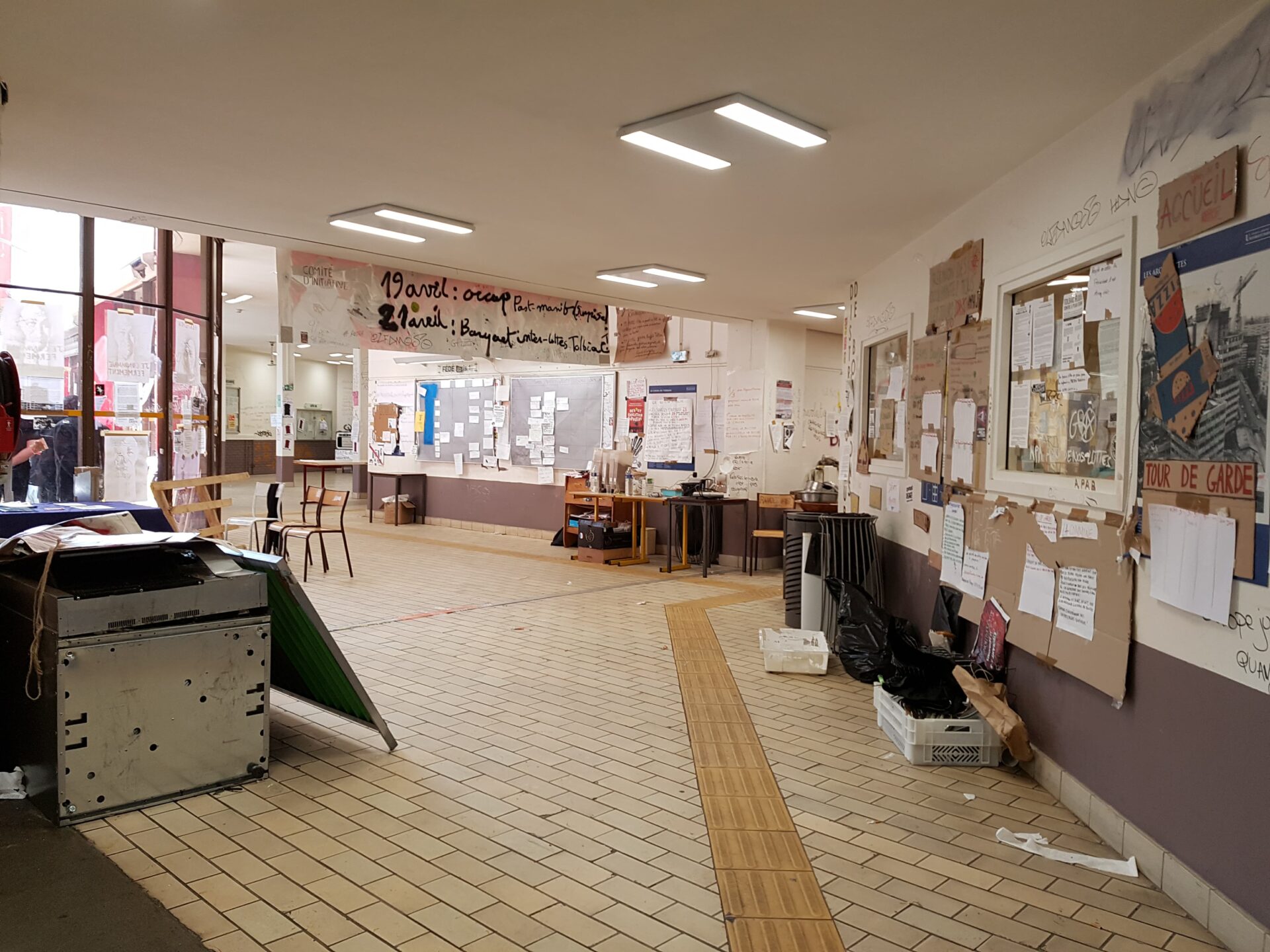 L'université de Tolbiac bloquée par les étudiants2 (©Capucine BOuillot).jpg.jpg