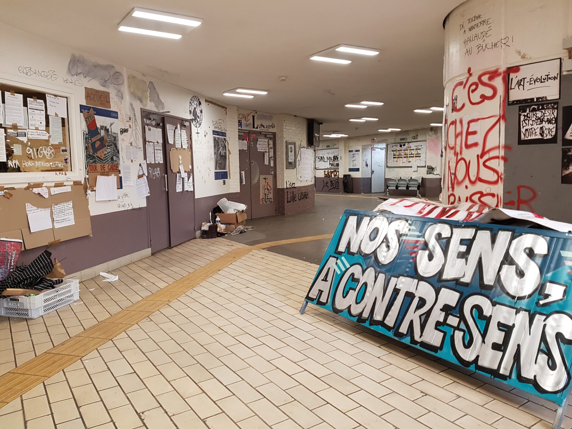 L'université de Tolbiac, alors bloquée par des étudiants (©Capucine Bouillot)