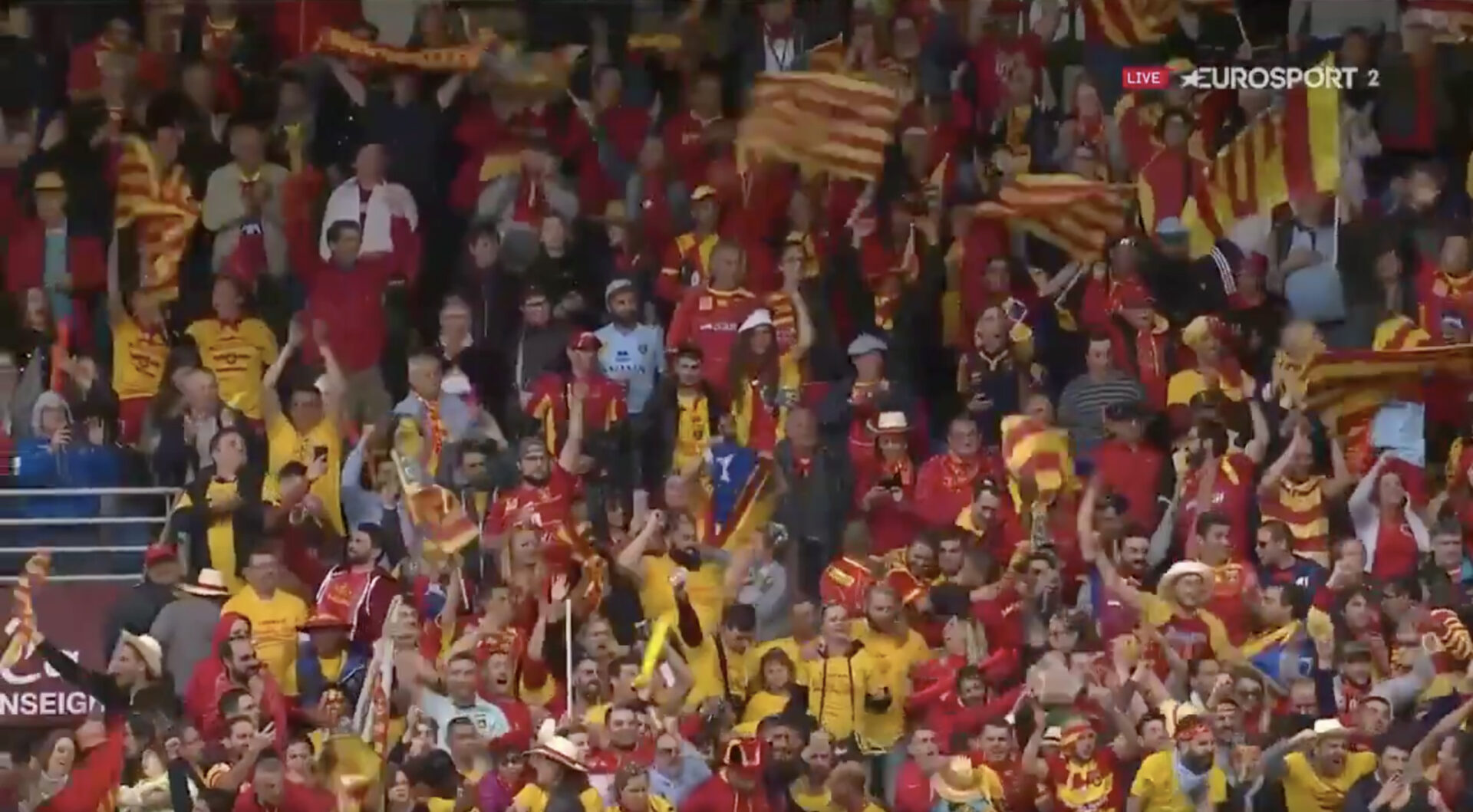 La joie du public catalan après la qualification de l'USAP en finale (Eurosport)