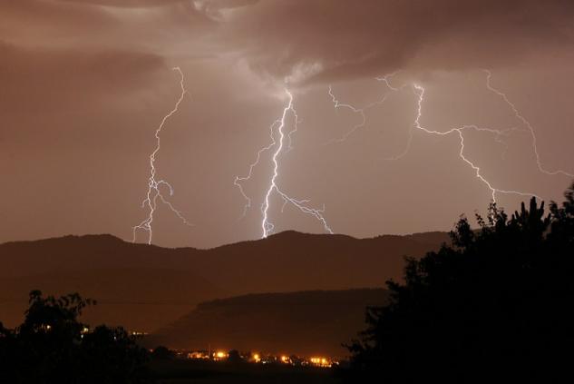Dans le Lot-et-Garonne, les orages ont été d'une rare violence (©Philippe Huguen - AFP)