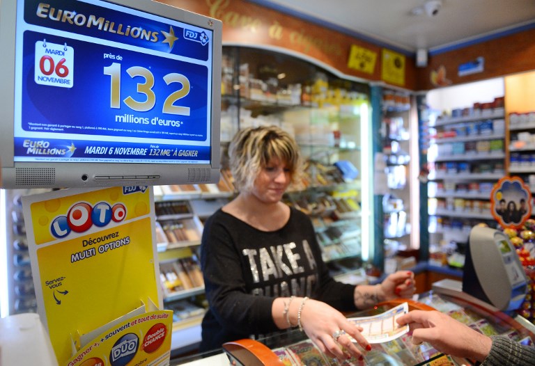 Bureau de tabac (©ALAIN JOCARD - AFP)