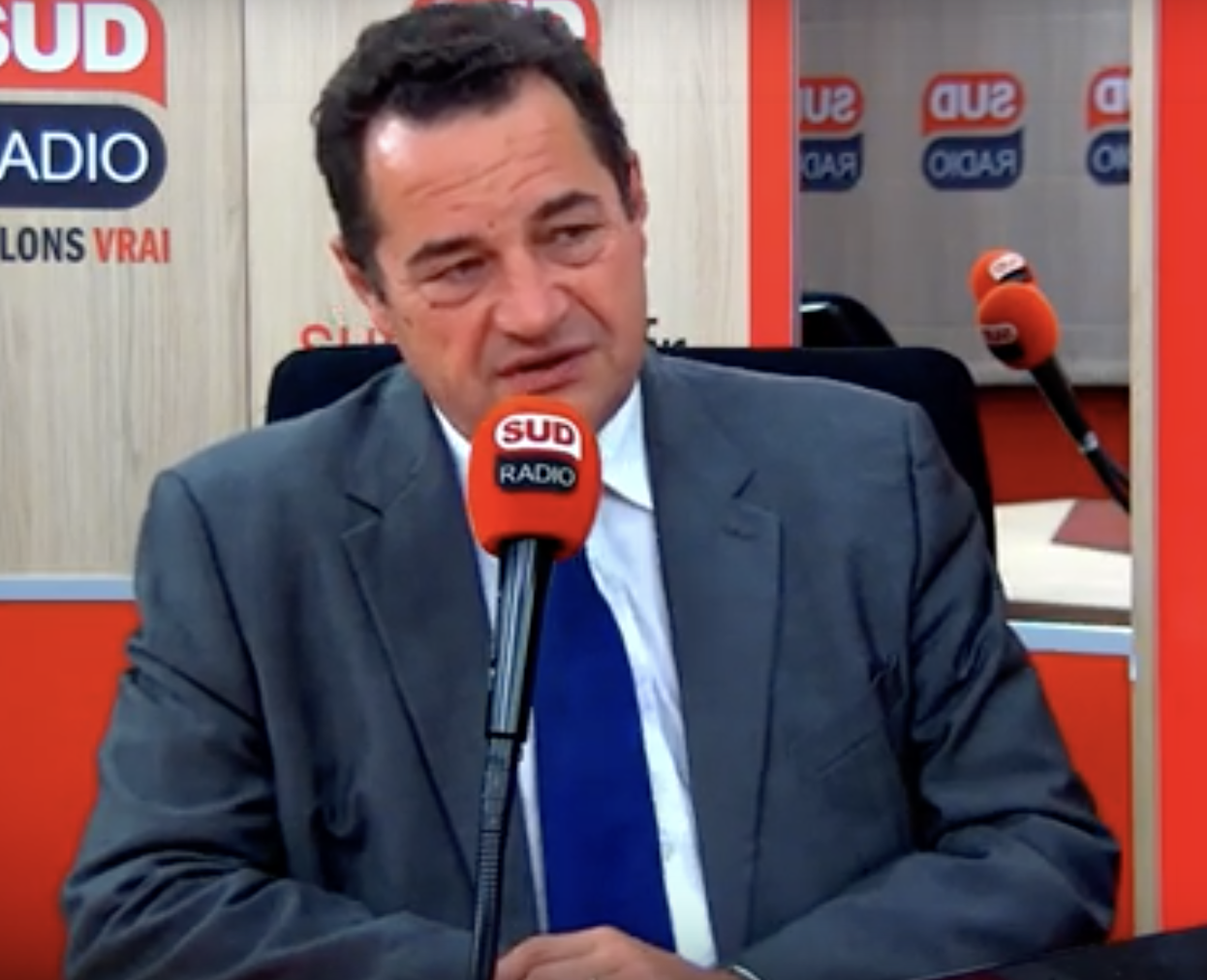 le premier ministre est datant EP 10