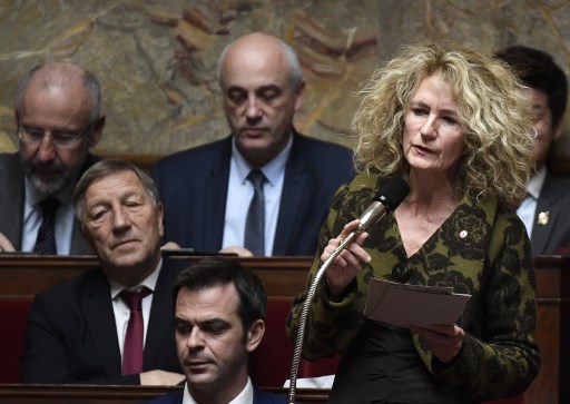 Une députée LREM appelle à utiliser le traitement du professeur Raoult - "On ne peut pas rester les bras croisés !" 000_U95SF