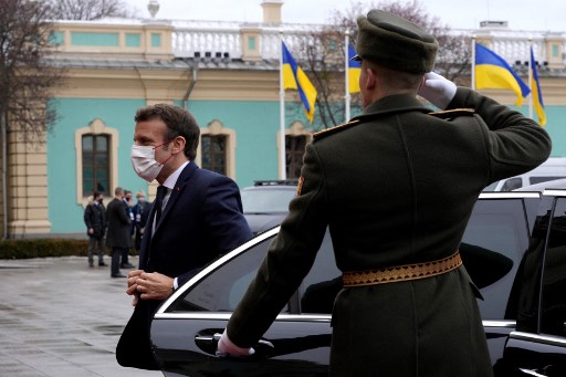 Macron face à la crise en Ukraine