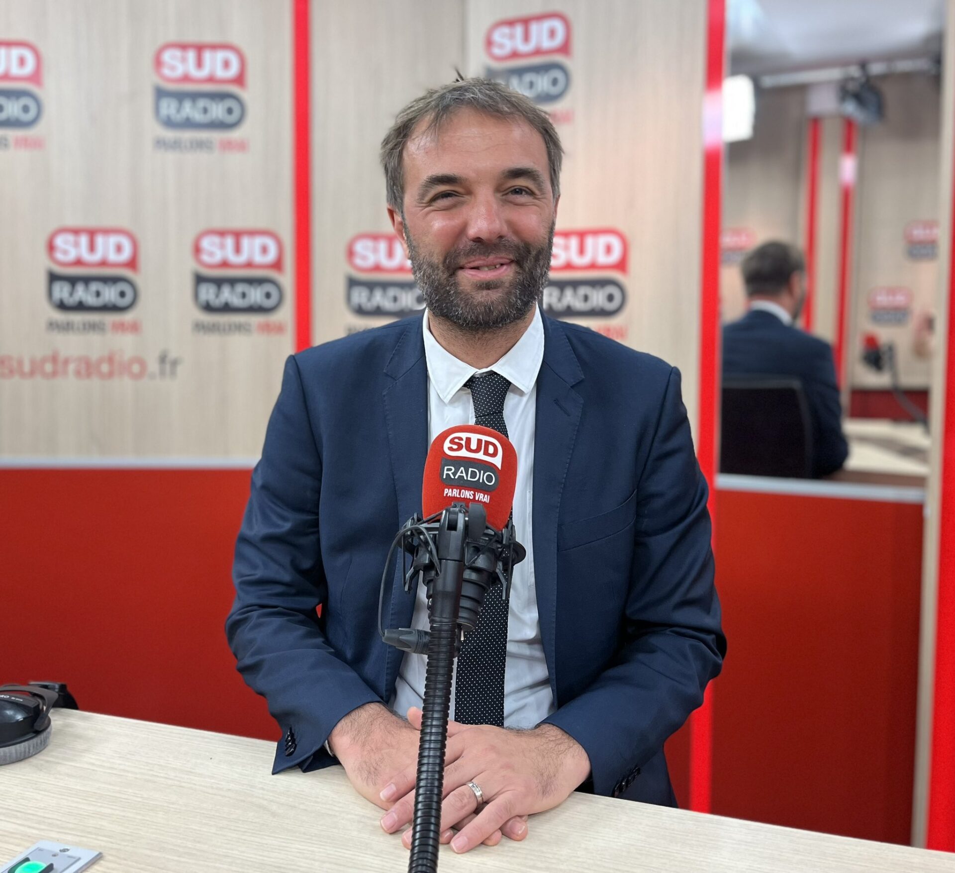 mickael delafosse interviewé par B. Glaise sur Sud Radio, le mercredi 26 avril 2023, dans “L’invité politique”. gauche