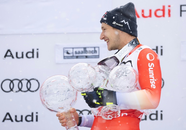 Le skieur suisse Marco Odermatt, vainqueur de quatre globes mondiaux cet hiver (classement général, géant, super-G et descente), le 24 mars 2024 à Saalbach (Autriche)