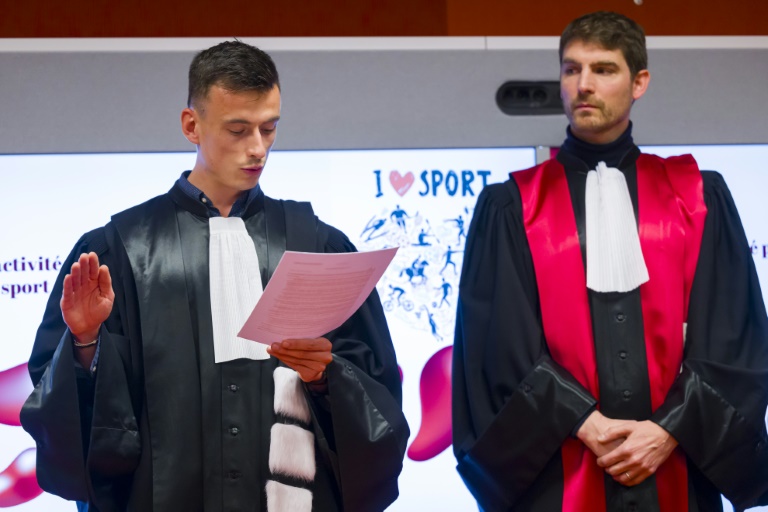 Yann Schrub lors de sa prestation de serment à la faculté de médecine de Nancy, le 29 mars 2024