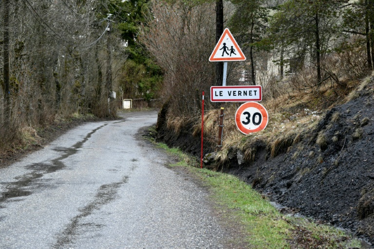 L'entrée du village Le Vernet (Alpes-de-Haute-Provence), le 27 mars 2024
