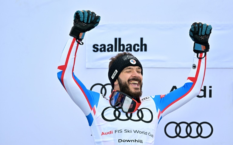 Le skieur français Cyprien Sarrazin, deuxième du classement mondial de la descente derrière le Suisse Marco Odermatt, le 24 mars 2024 à Saalbach (Autriche)