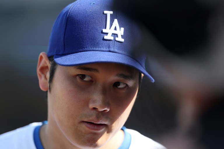Le joueur japonais des Los Angeles Dodgers, Shohei Ohtani, lors du match de Championnat professionnel de baseball nord-américain (MLB) contre les St. Louis Cardinals le 28 mars 2024 à Los Angeles