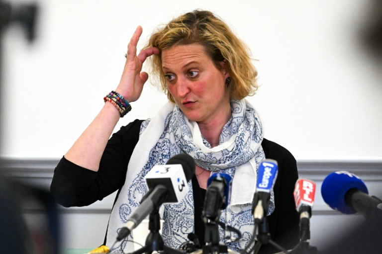 Fanny Groll, la mère de Lina, s'adresse aux journalistes à l'occasion d'une conférence de presse, le 27 mars 2024 à Strasbourg