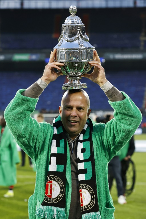 L'entraineur du club du Feyenoord Rotterdam Arne Slot après avoir remporté la Coupe des Pays-Bas KNVB lors du match contre le NEC Nimègue au stade de Feyenoord le 21 avril 2024.