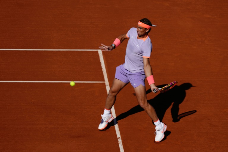 Rafael Nadal lors de son match contre Flavio Cobolli au tournoi de Barcelone, le 16 avril 2024