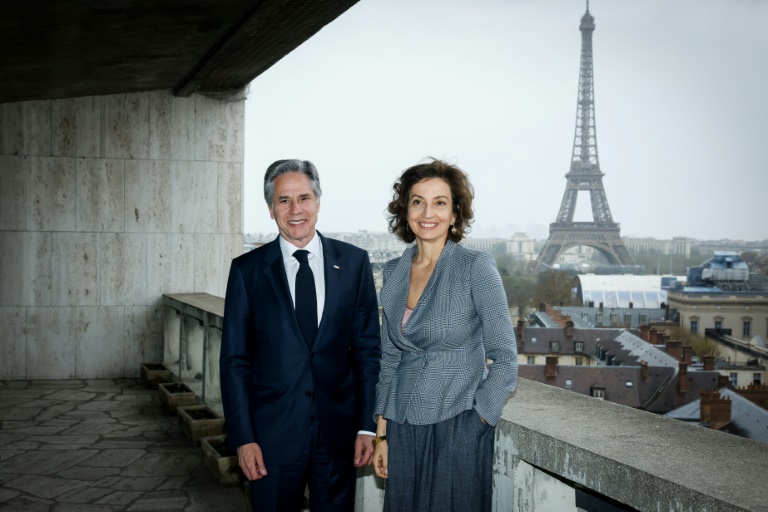 La directrice générale de l'Unesco, Audrey Azoulay (d), et le secrétaire d'Etat américain Antony Blinken, le 2 avril 2024 à Paris
