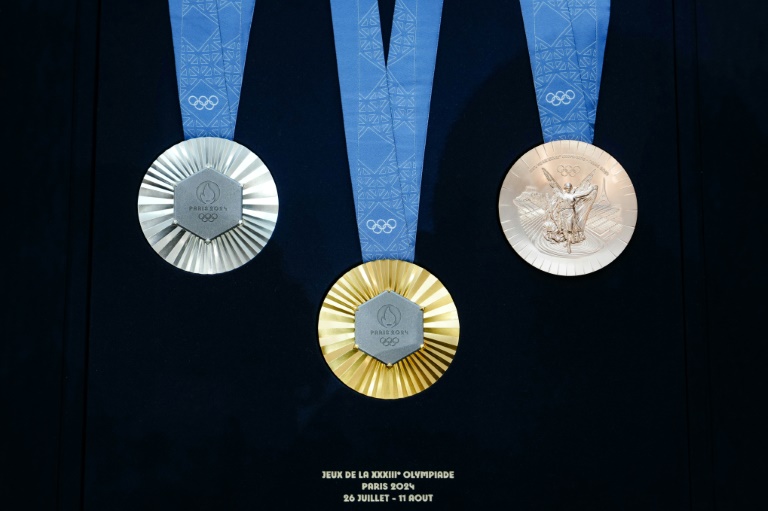 Photos des médailles olympiques, prises le 8 février dernier