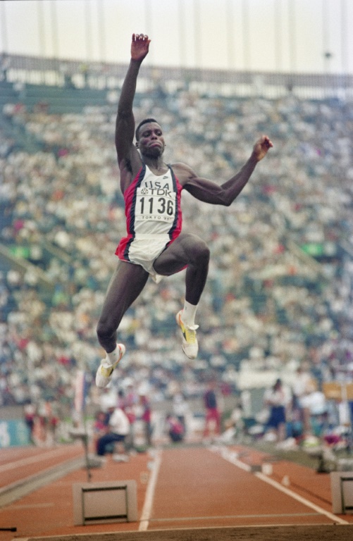 Carl Lewis au saut en longueur lors des Mondiaux-91 de Tokyo, le 29 août 1991 à Tokyo