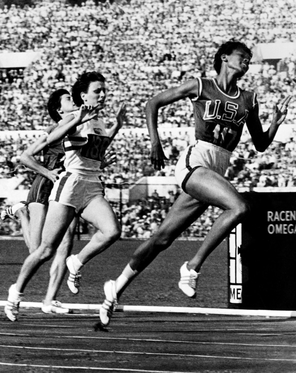 L'Américaine Wilma Rudolph remporte le 100 m aux Jeux olympiques de Rome, le 2  septembre 1960