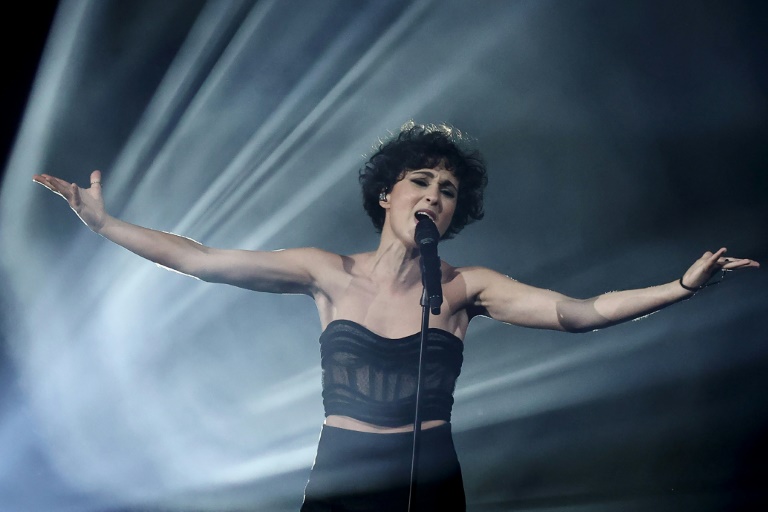 La chanteuse française Barbara Pravi lors de la finale de la 65e édition du concours de l'Eurovision, le 22 mai 202 1à Rotterdam, aux Pays-Bas