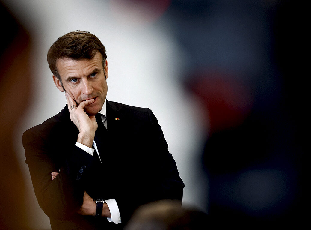 Le Président français risque de rester dans les mémoires comme le leader qui a ouvert la porte du pouvoir à l’extrême droite. (© Stephane Mahe - AFP)
