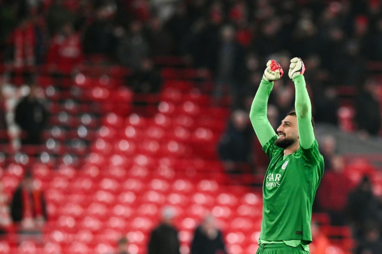 Gianluigi Donnarumma célèbre la qualification du PSG aux dépens de Liverpool, le 11 mars 2025 à Liverpool