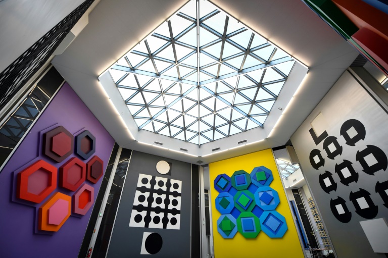 Des oeuvres du plasticien Victor Vasarely exposées à la Fondation Vasarely à Aix-en-Provence, dans le sud de la France, en février 2019