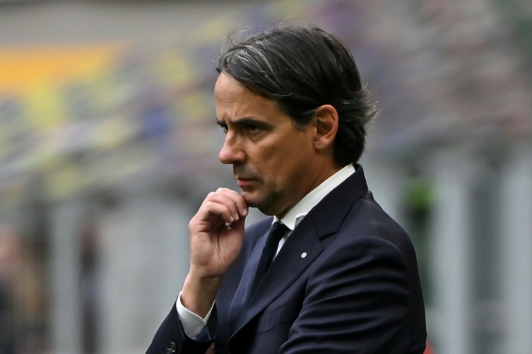 L'entraîneur italien de l'Inter Milan, Simone Inzaghi, pendant le match de Serie A contre l'AS Roma, à Milan, le 27 avril 2025
