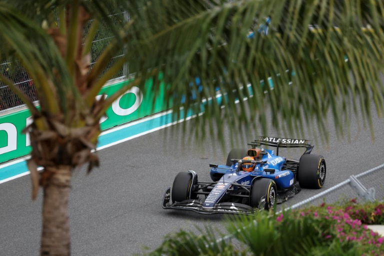 Le pilote thaïlandais de Formule 1 Alex Albon (Williams) lors du Grand Prix de Miami sur le circuit de Miami Gardens (Etats-Unis) le 4 mai 2025.