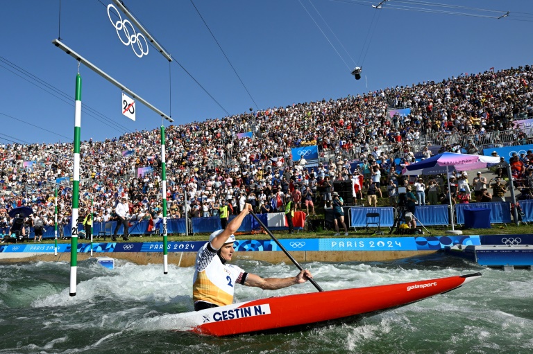 Le Français Nicolas Gestin, champion olympique de canoë slalom à Vaires-sur-Marne, le 29 juillet 2024.