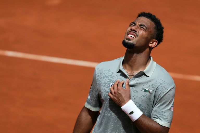 Arthur Fils lors de son match contre Jaume Munar au deuxième tour de Roland-Garros, le 29 mai 2025 à Paris