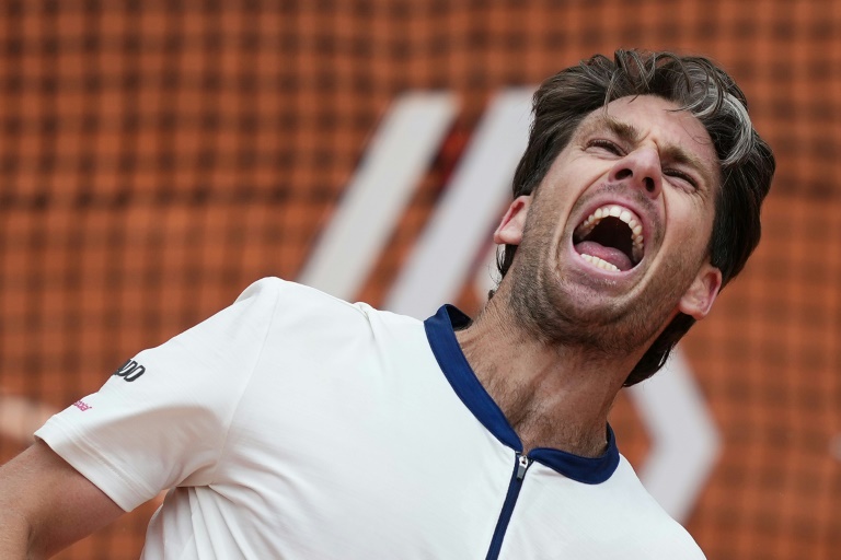 Le Britannique Cameron Norrie vient de battre le N.11 mondial, le Russe Daniil Medvedev, au 1er tour de Roland-Garros le 27 mai 2025 à Paris
