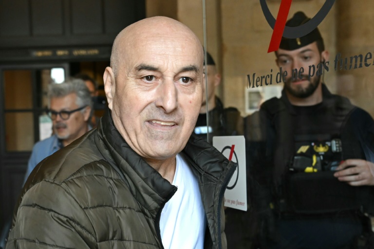 Yunice Abbas, l'un des deux accusés du braquage de Kim Kardashian devant la cour d’assises de Paris le 28 avril 2025