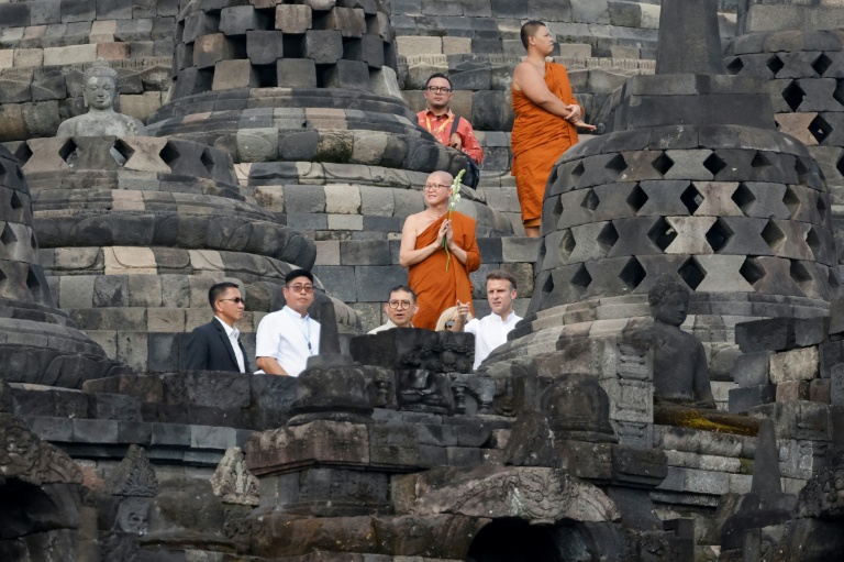 Emmanuel Macron visite le temple de Borobudur le 29 mai 2025