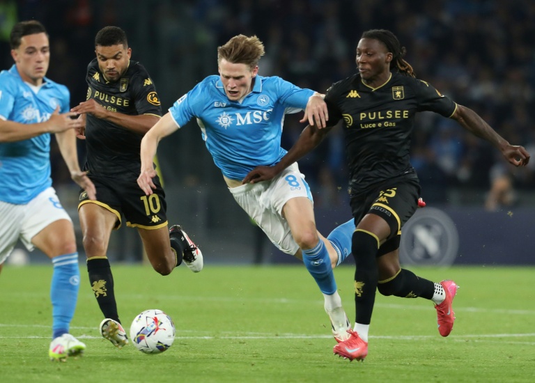 Le milieu de terrain de Naples Scott McTominay durant le match de la 36e journée du Championnat d'Italie contre le Genoa le 11 mai 2025 à Naples