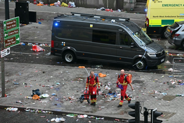 Les services de secours se déploient dans Liverpool, le 26 mai 2025