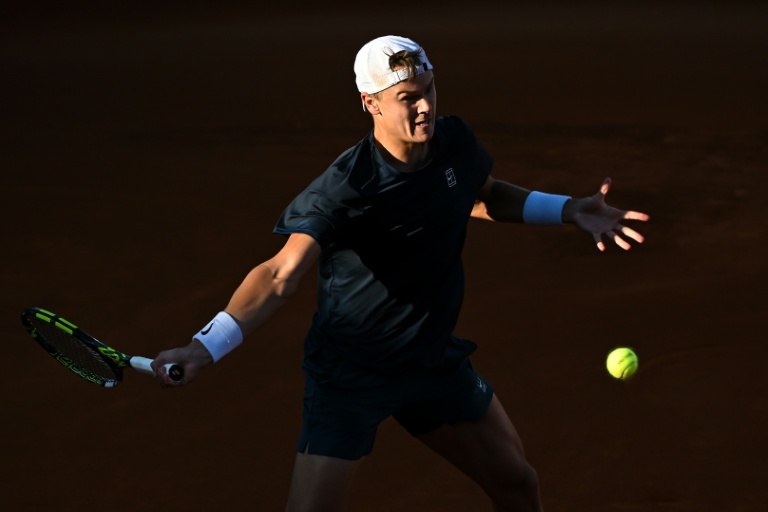 Le Danois Holger Rune lors de son match du 2e tour du Masters 1000 de Rome face à l'Argentin Francisco Comesana le 9 mai 2025